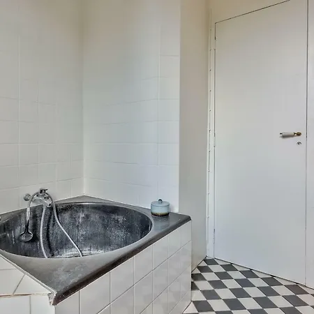 Апартаменты Atypical 36m² Next To *belleville*